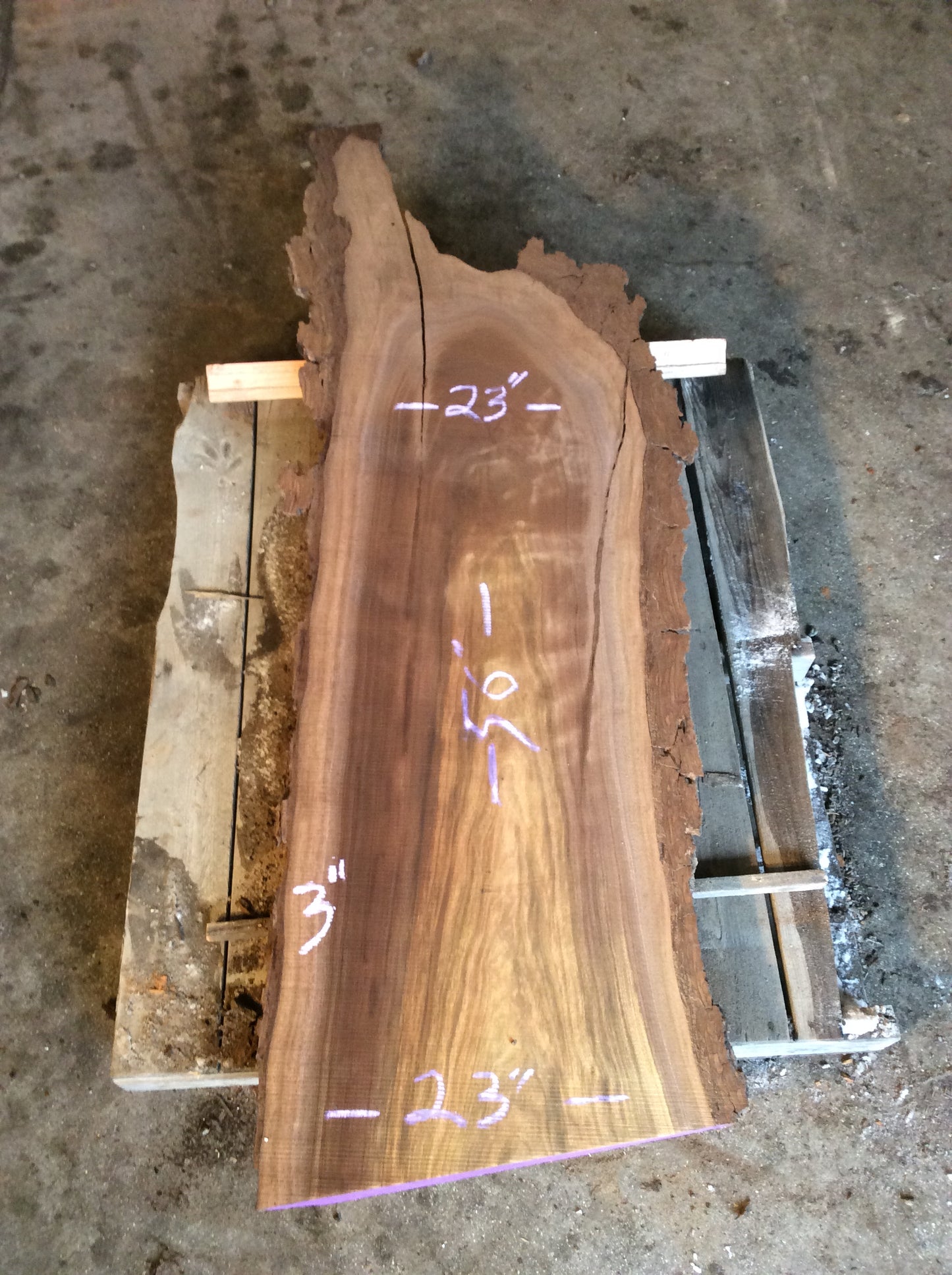 Claro Walnut, Rounded end 2 cracks