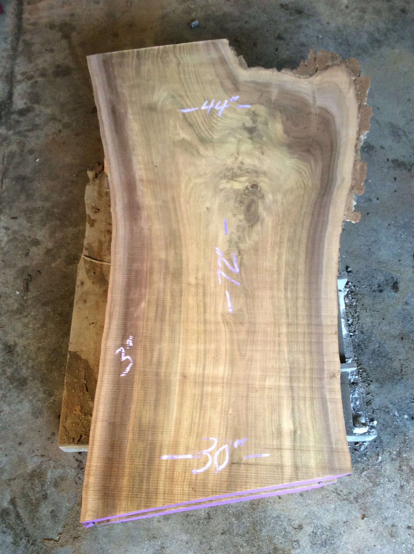 Claro Walnut, Crotch figured 1 knot