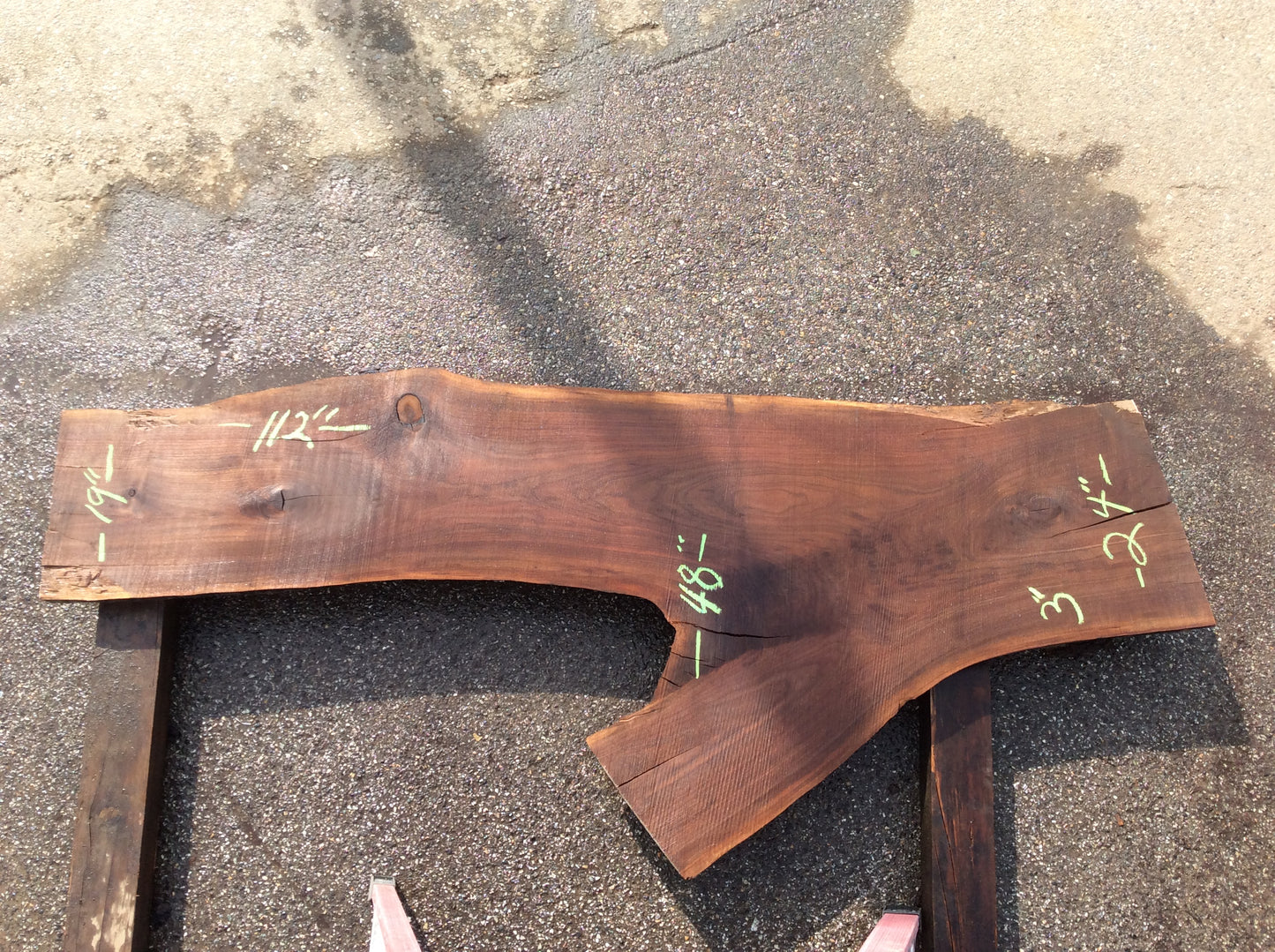 Claro Walnut, Soft color crotch figure