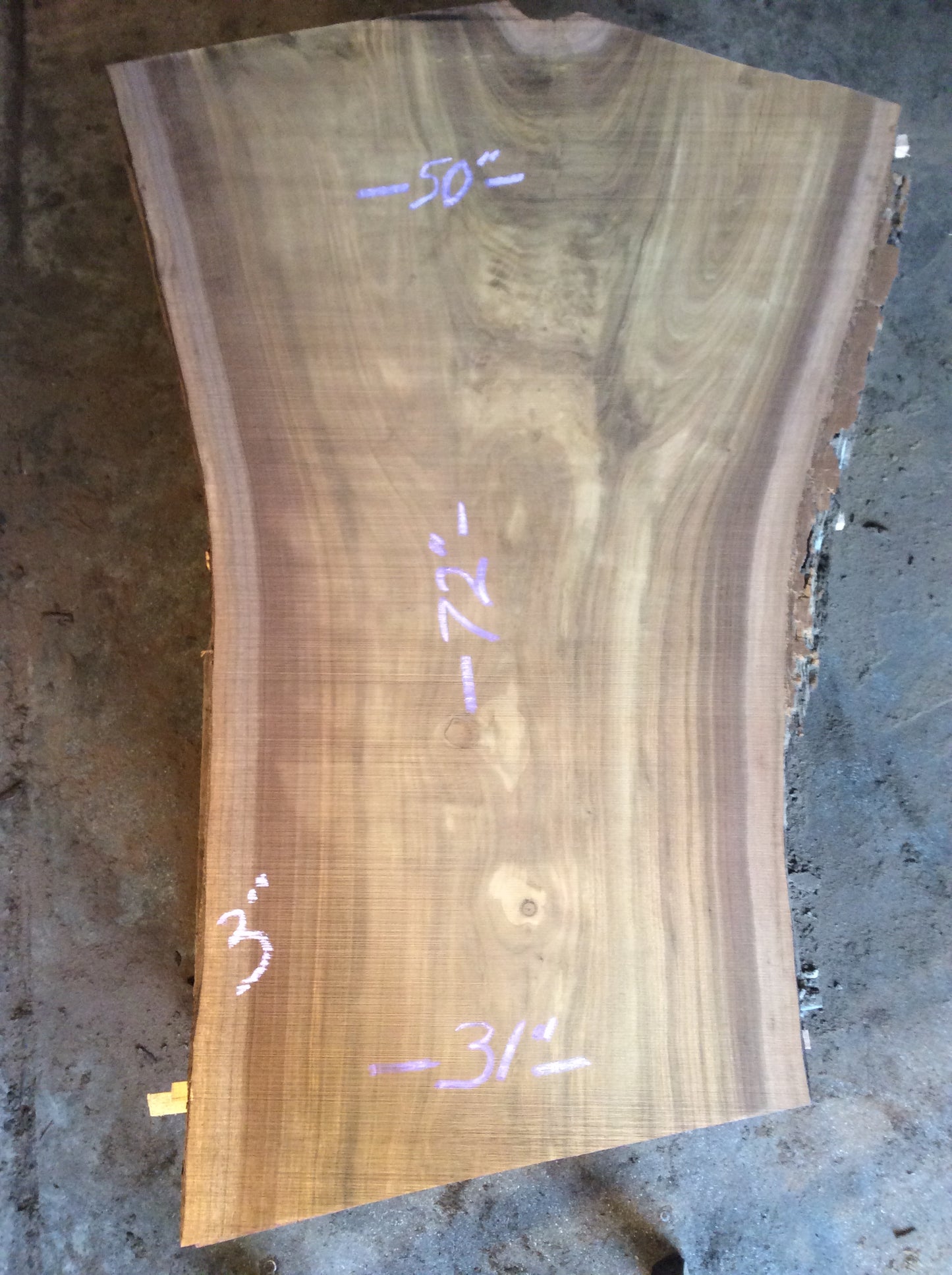 Claro Walnut, Crotch figure small knots