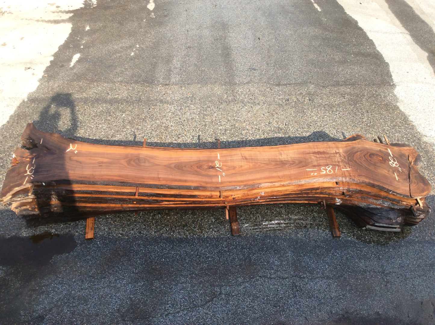 Claro Walnut, Saw mark in end nice figure