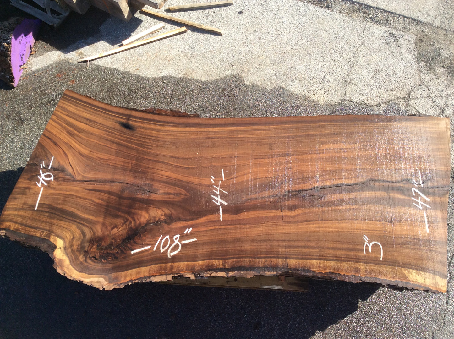 Claro Walnut, Feathered figuring 1 crack