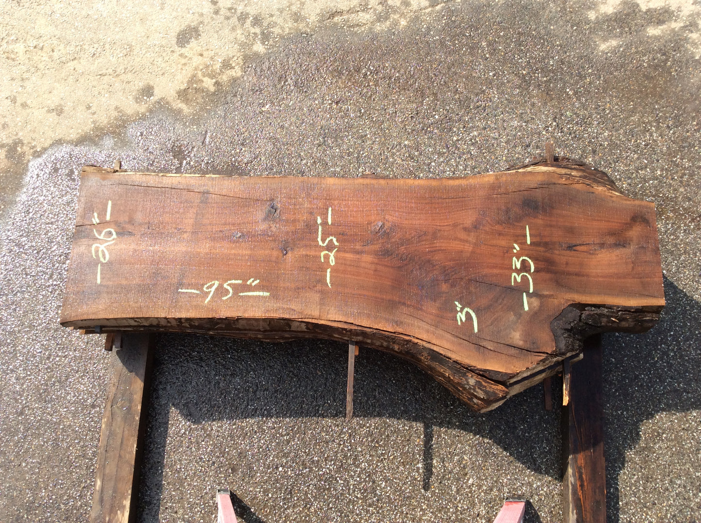 Claro Walnut, End crotch small knots