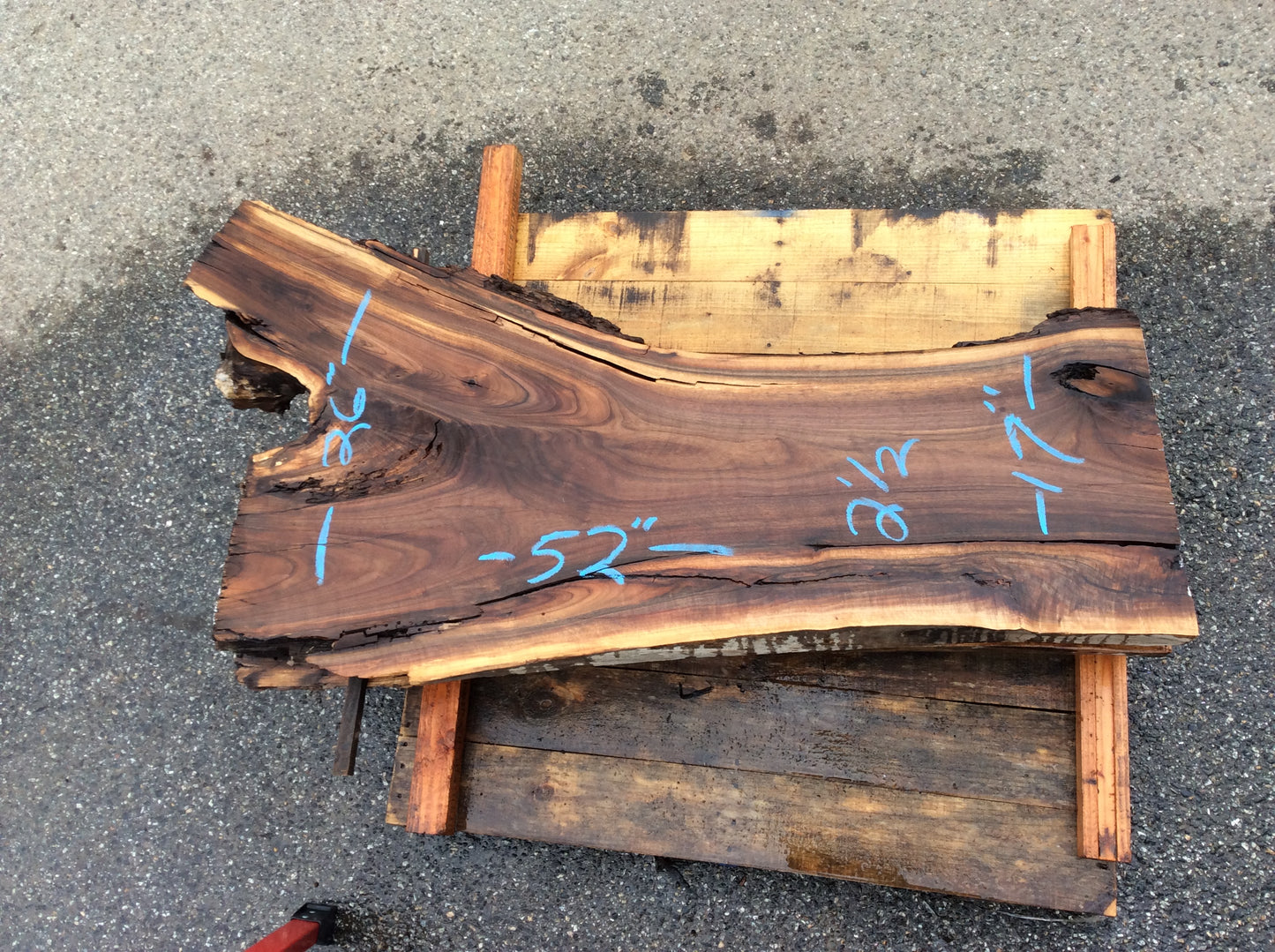 Claro Walnut, Sap crack some crotch figure