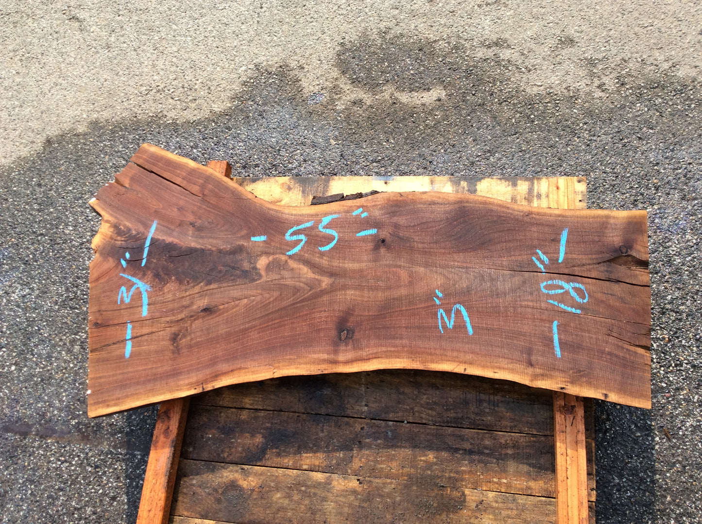 Claro Walnut, small crotch figure small knots