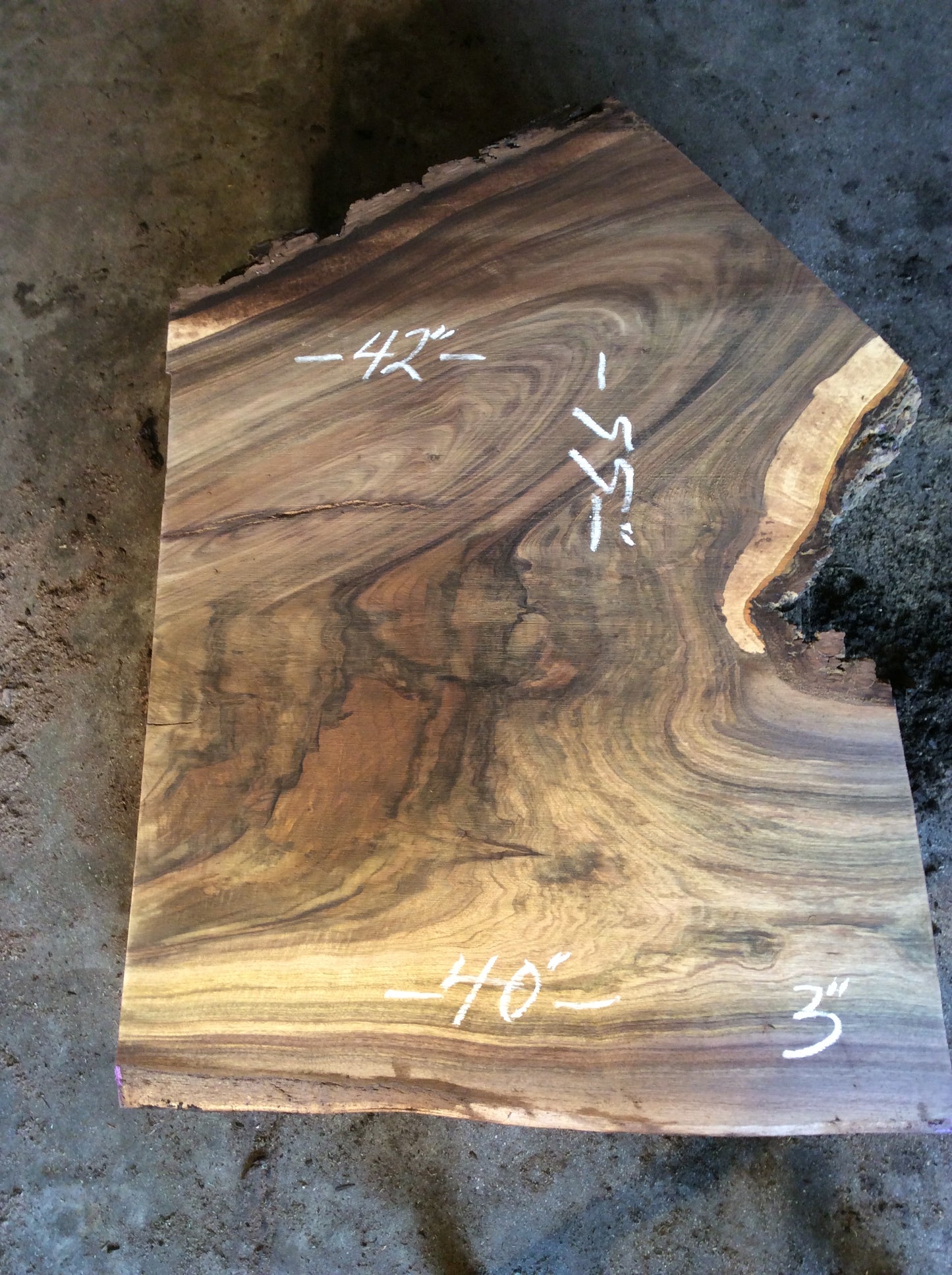 Claro Walnut, Black accent crotch figure