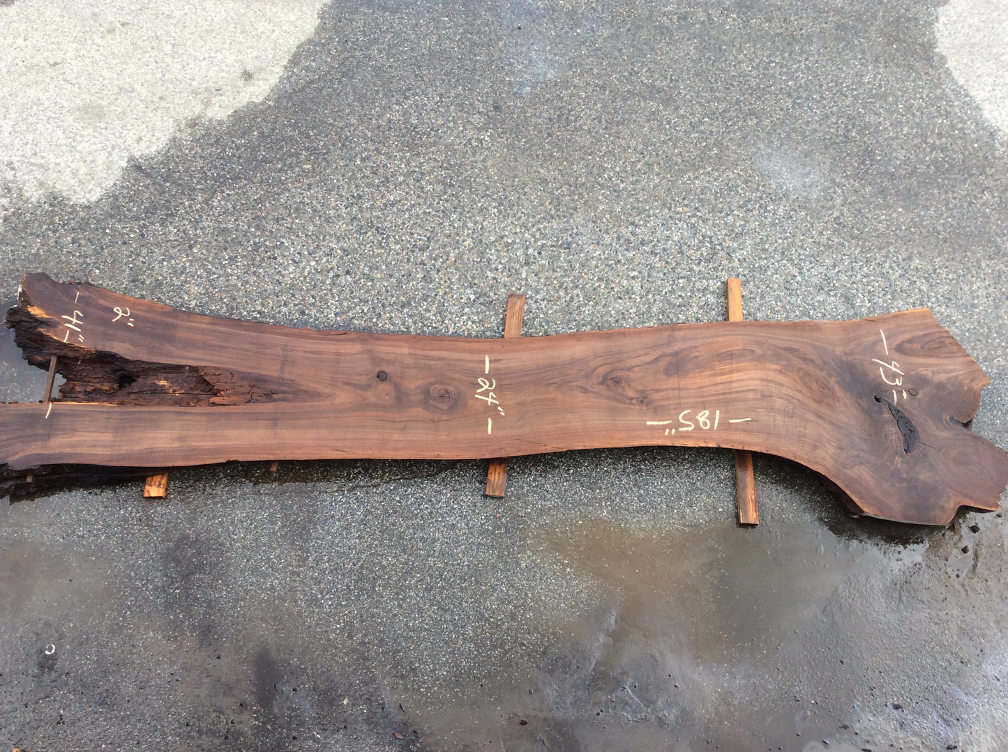 Claro Walnut, Base rot bark inclusions