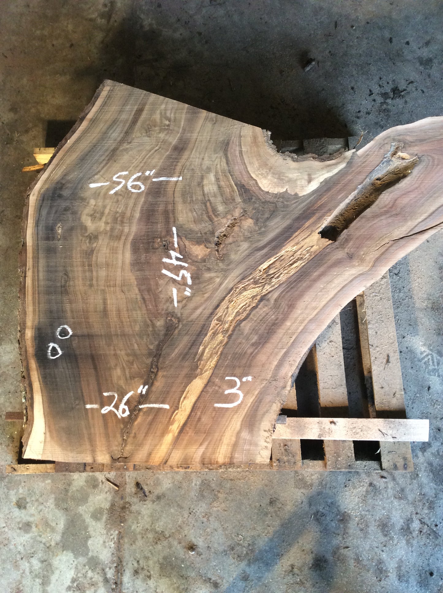 Claro Walnut, Heavy crotch figure some rot