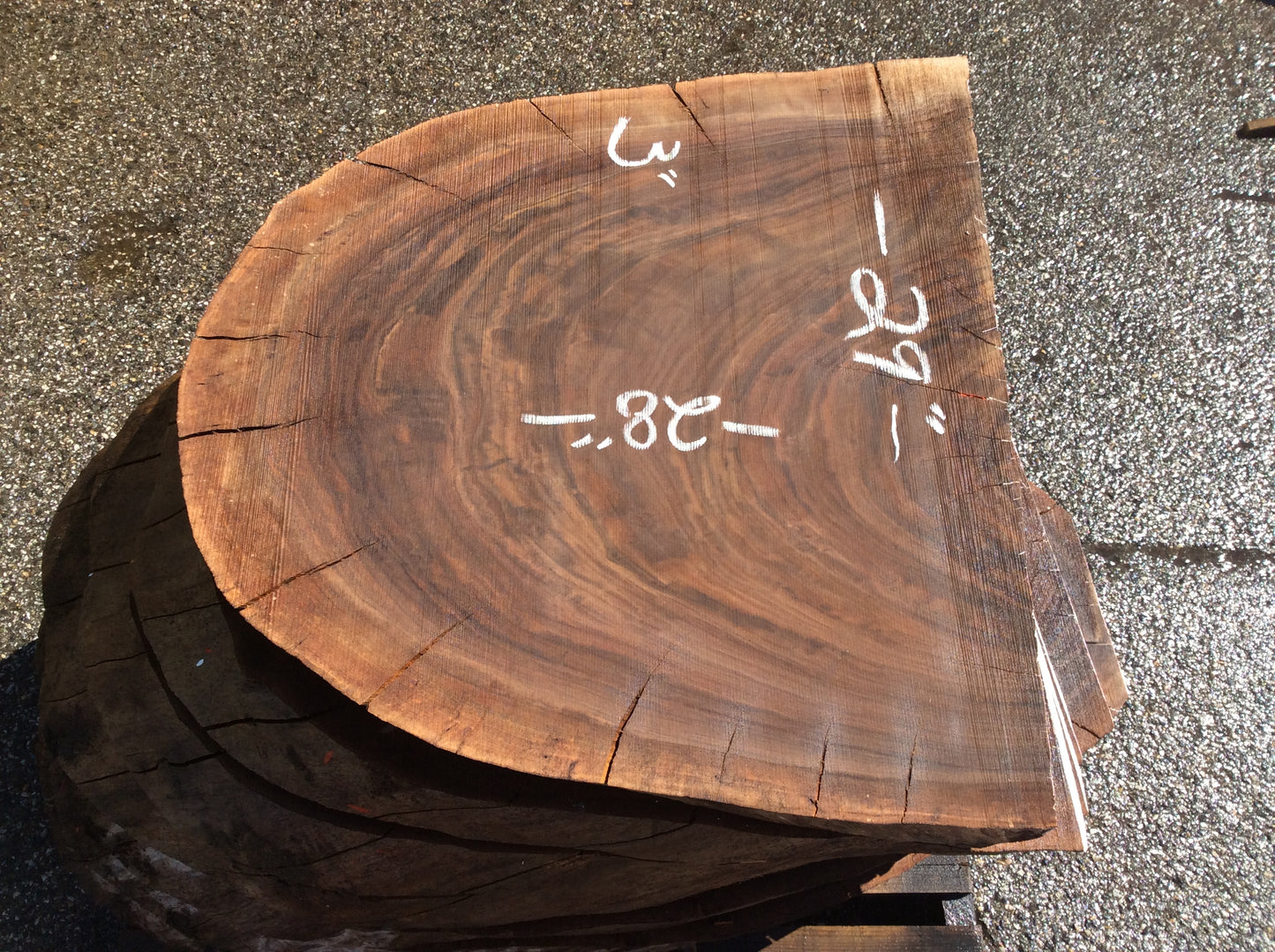 Claro Walnut, Outside cracks nice figure