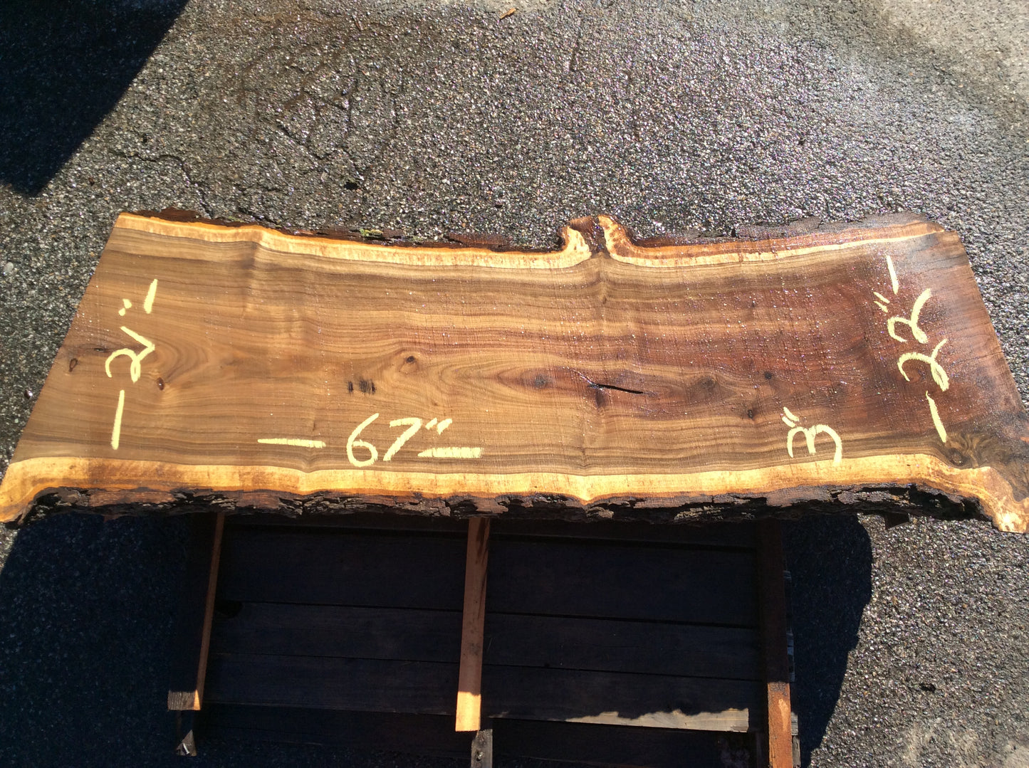 Claro Walnut, Slight arch light sapwood