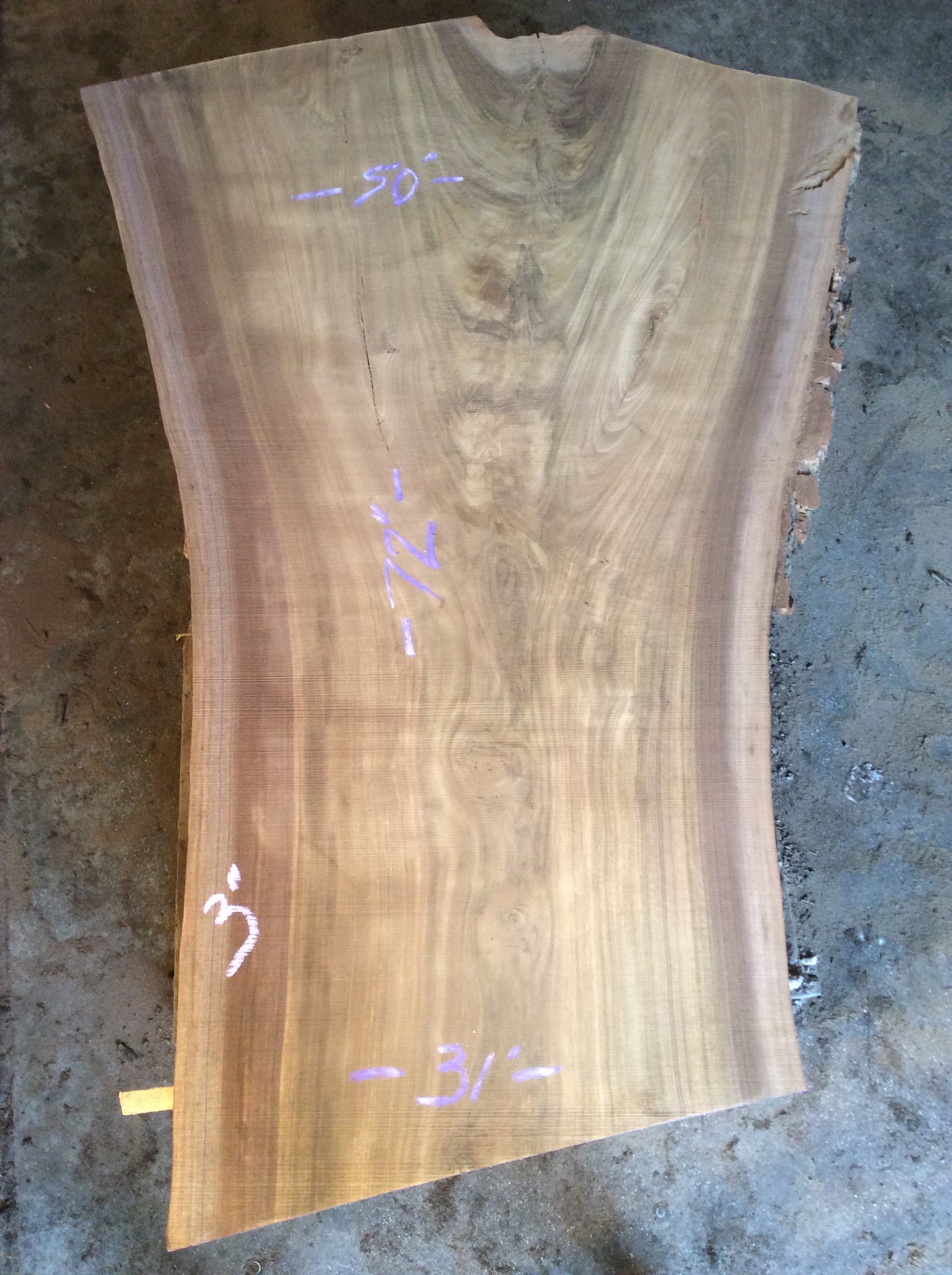 Claro Walnut, Crotch figure small knots