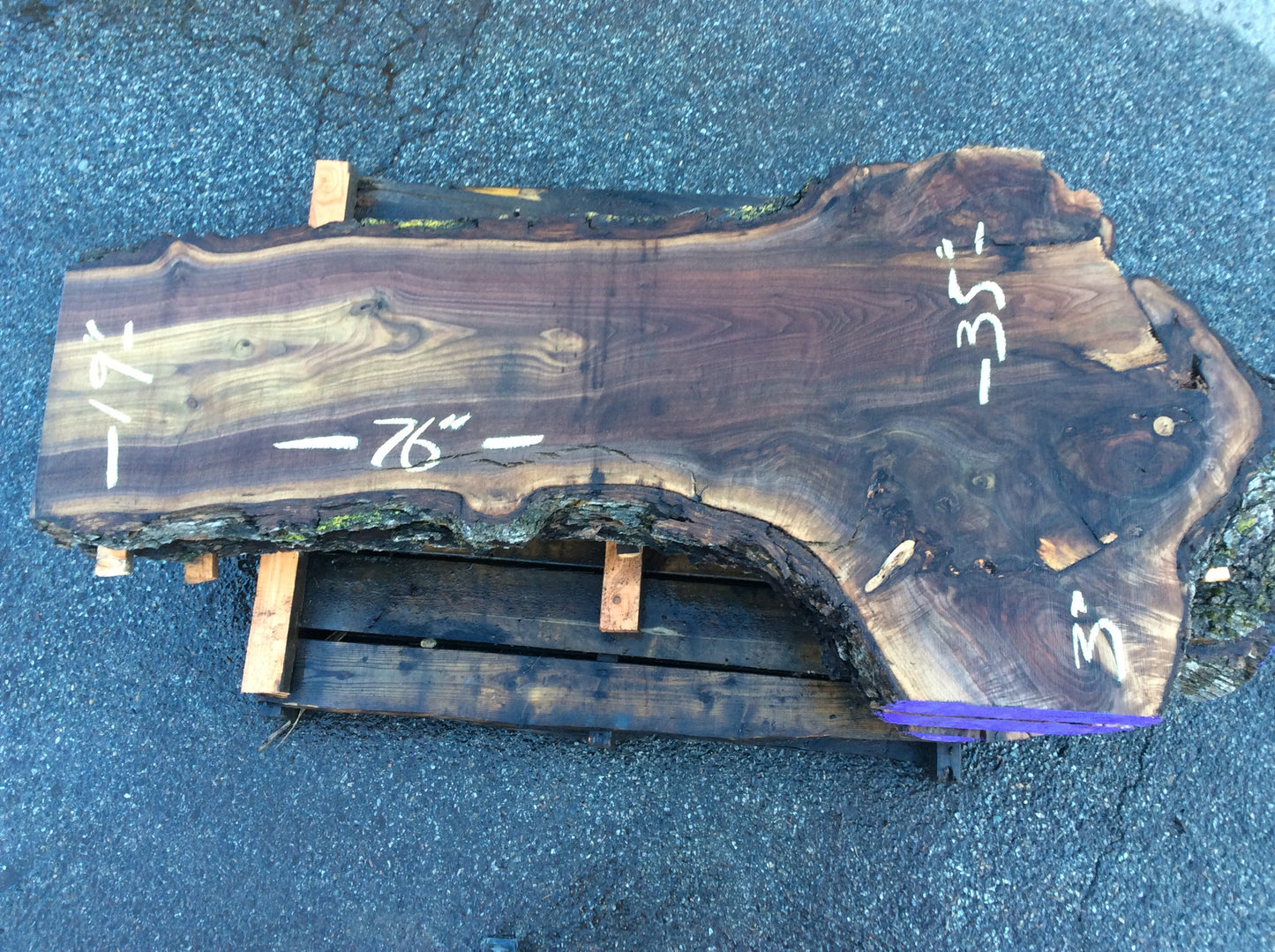 Claro Walnut, Sweet color branch end over growth