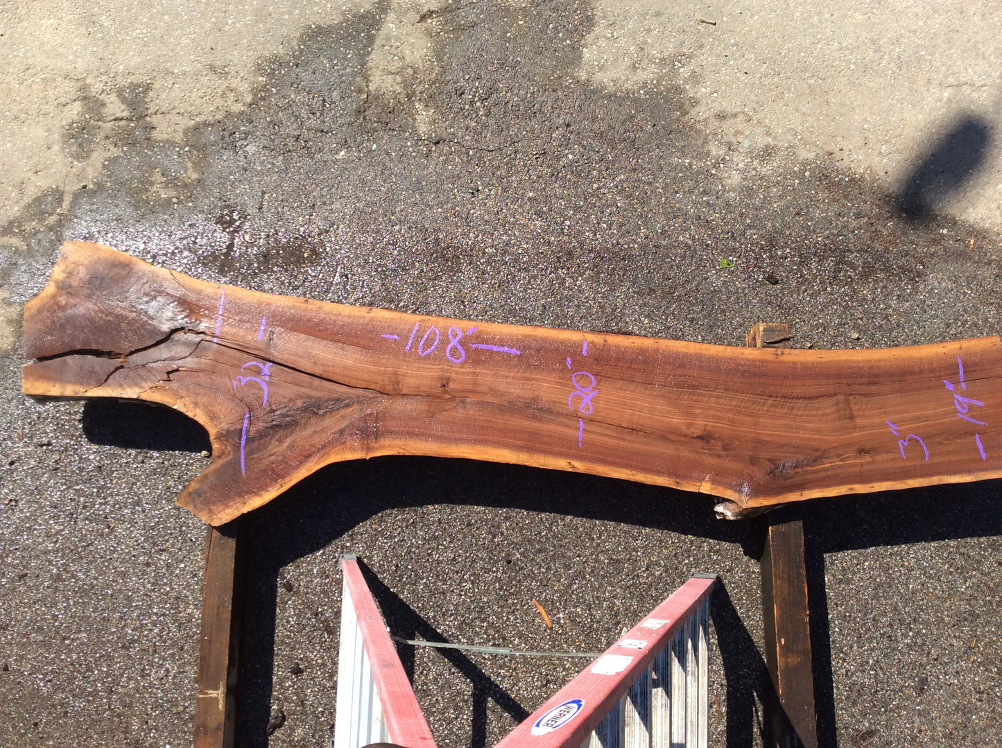 Claro Walnut, Crooked crotch figured