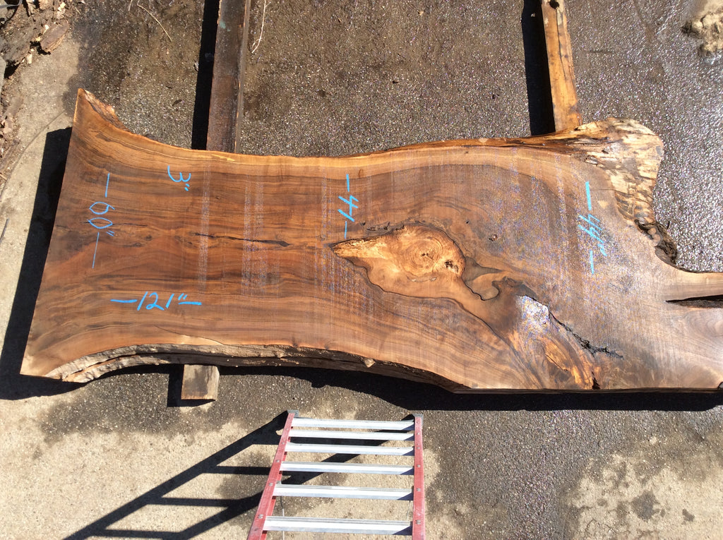 Claro Walnut, Large knot lower right soft spot in center